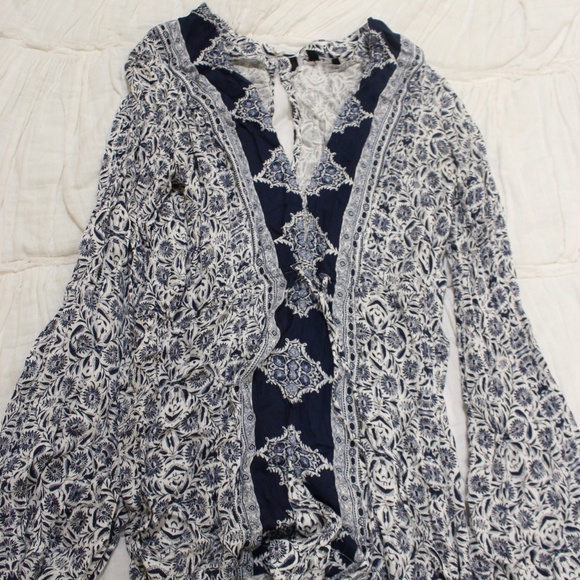 Lulu's Many Moons Ivory and Navy Blue Floral - Picture 2 of 2